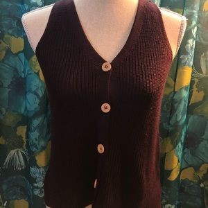 Maroon button up knitted tank top.